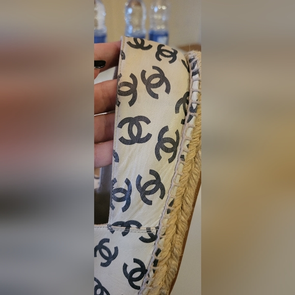 CHANEL Beige Espadrille Flats - 37 - Picture 6 of 10